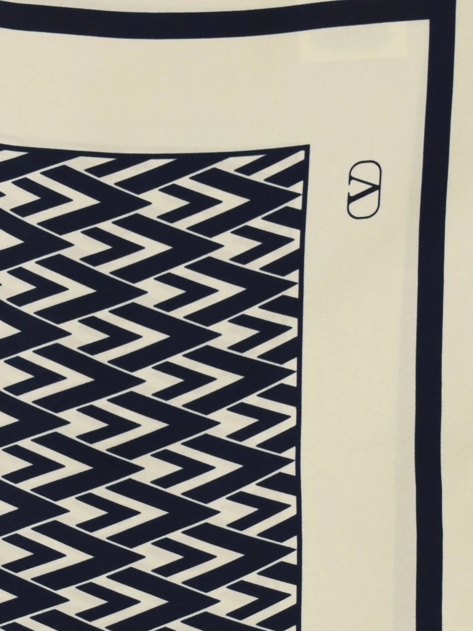 Valentino Dark/Light Foulard Toute Geometric Silk Scarf Zwart