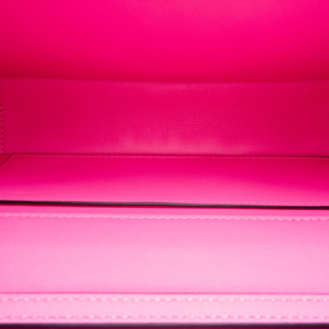 Valentino Medium Calfskin VLogo Loco Satchel Roze