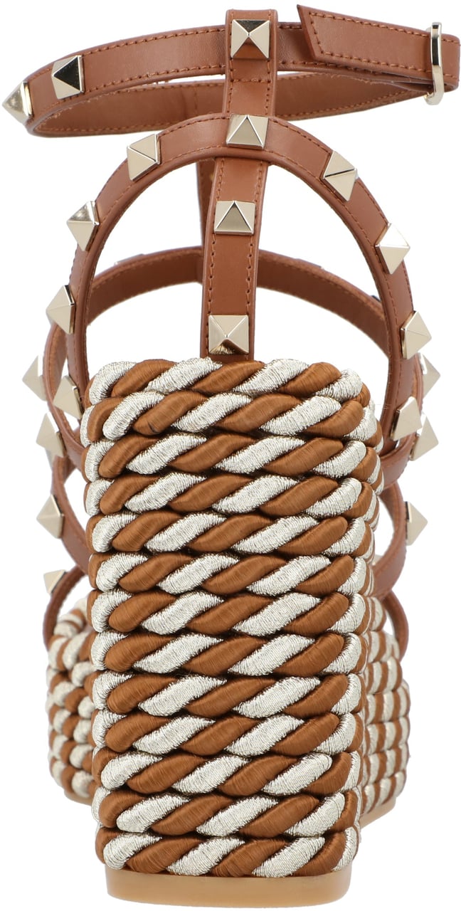Valentino Rockstud Calfskin Wedges With Straps Bruin