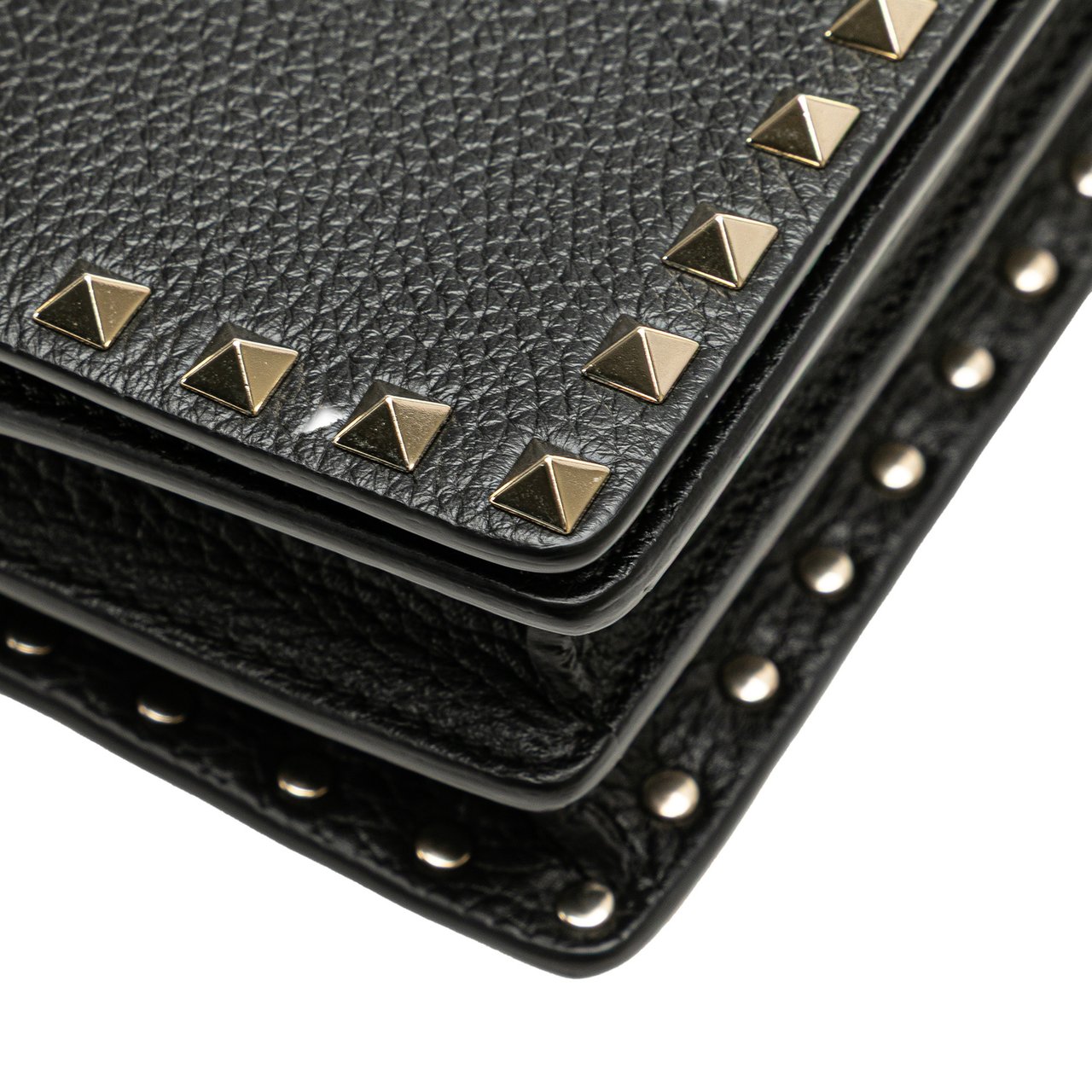 Valentino Pebbled Calfskin Rockstud Chain Wallet Zwart