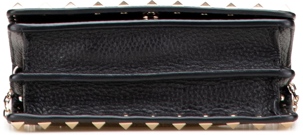Valentino Pebbled Calfskin Rockstud Chain Wallet Zwart