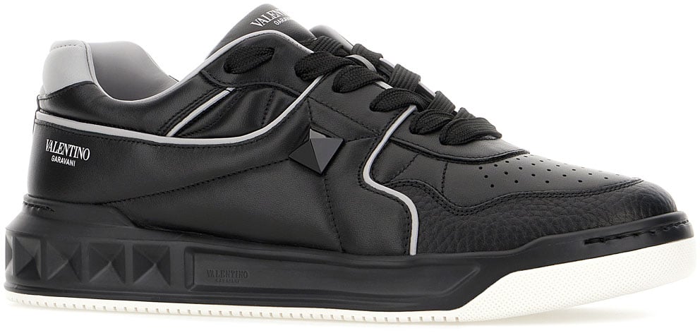 Valentino Valentino Black leather One Stud XL sneakers Zwart