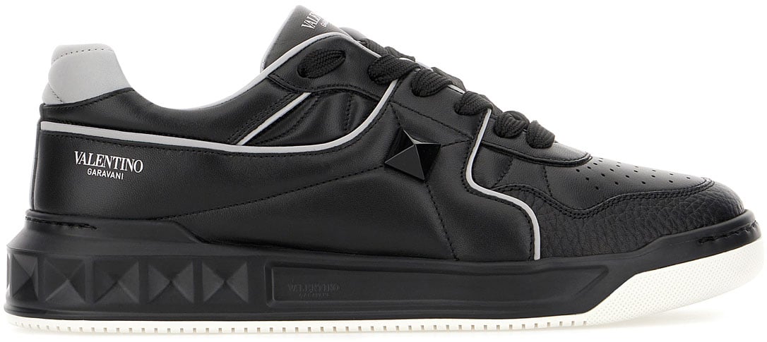 Valentino Valentino Black leather One Stud XL sneakers Zwart