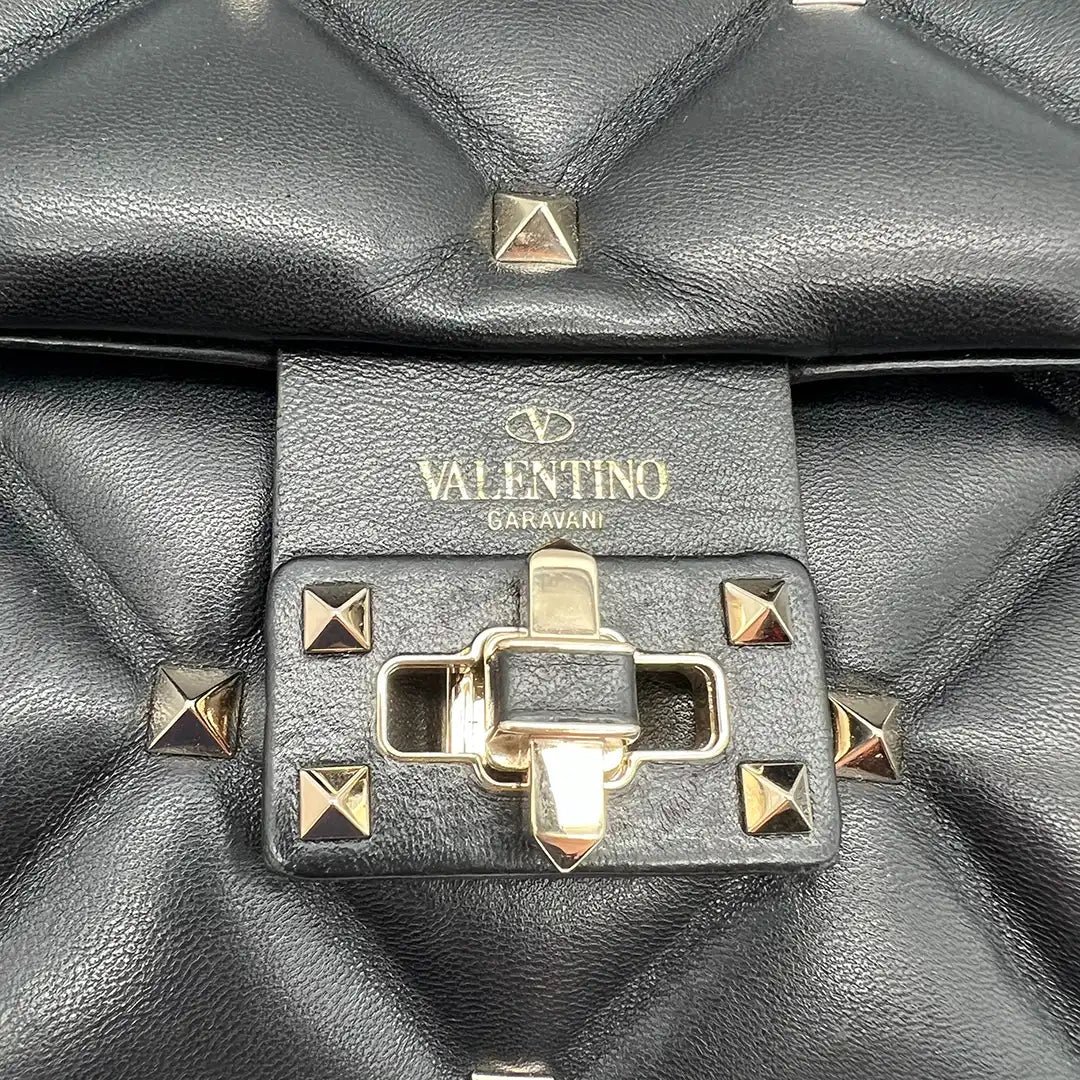Valentino Valentino Candystud shoulder bag quilted leather black / mint condition Zwart