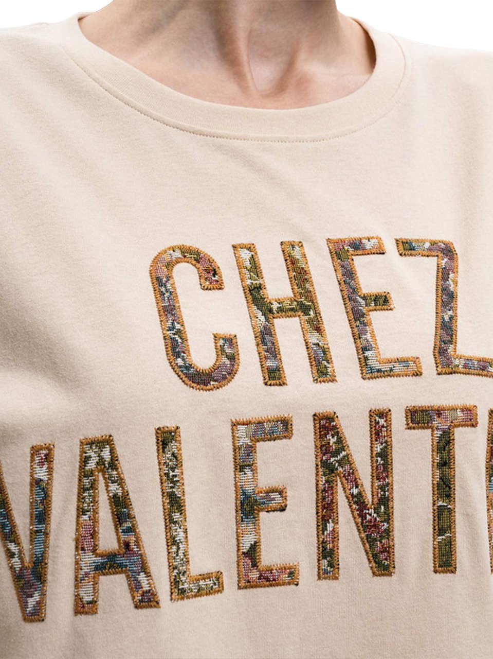 Valentino Neutral Relaxed-Fit Textured Lettering T-shirt Neutraal