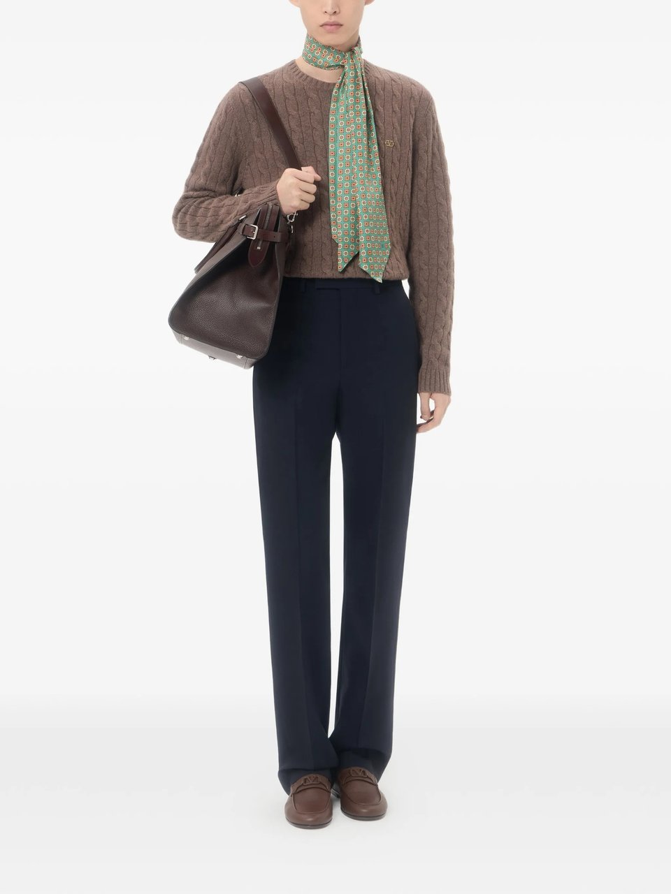 Valentino Finely Knitted Cashmere Sweater with Classic Cable Knit Roze