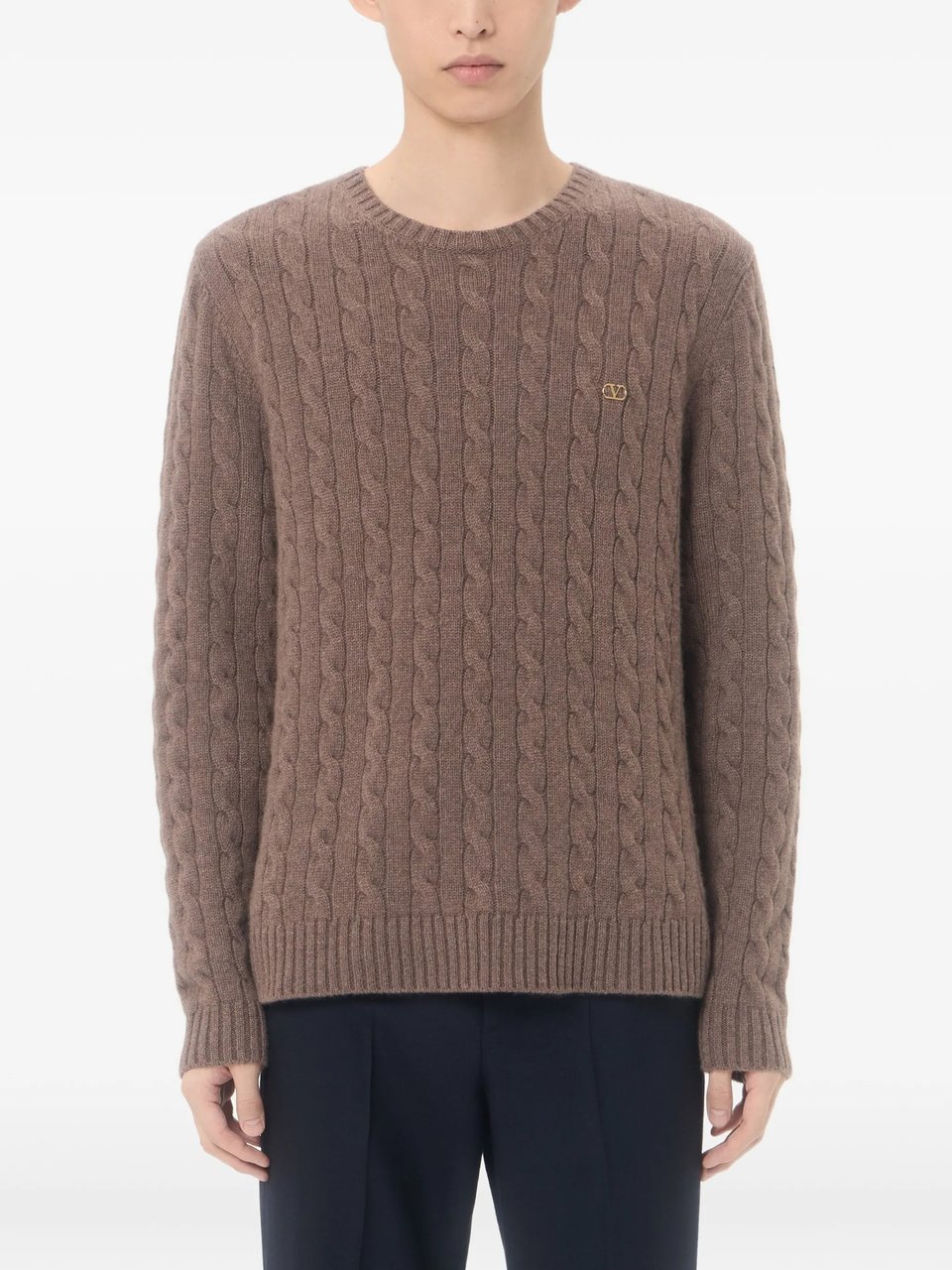 Valentino Finely Knitted Cashmere Sweater with Classic Cable Knit Roze