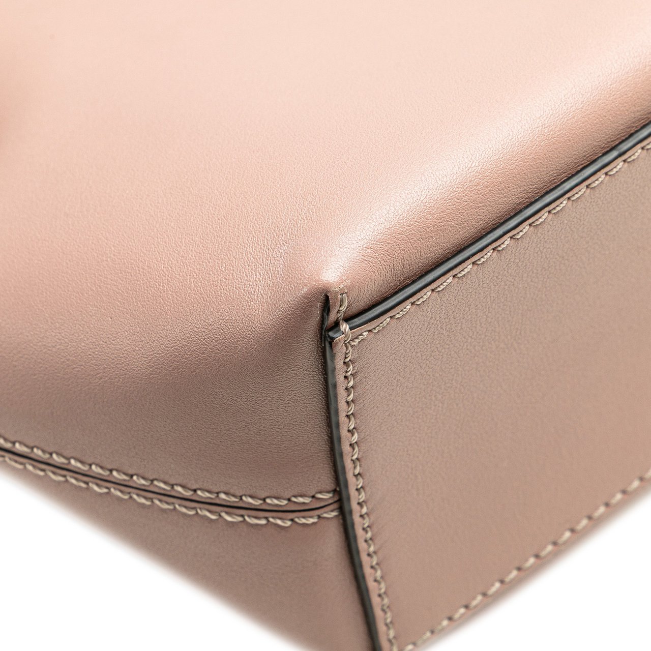 Valentino Leather Rockstud Tote Roze