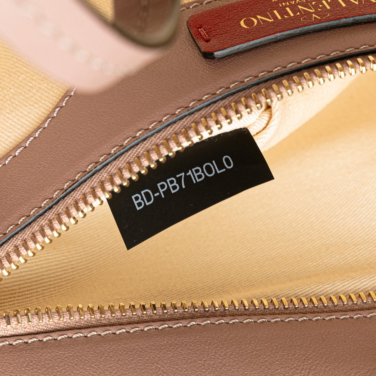 Valentino Leather Rockstud Tote Roze