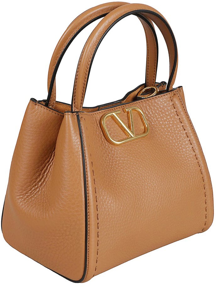 Valentino Garavani Structured Medium Handbag In Grained Calfskin Neutraal