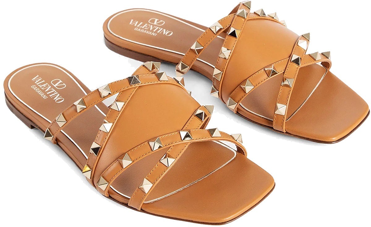 Valentino Garavani Valentino Garavani Rockstud Leather Flat Sandals Bruin