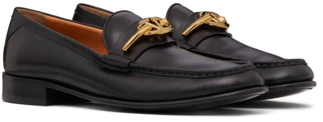 Valentino Garavani Valentino Garavani V-Logo Moon Leather Loafers Zwart