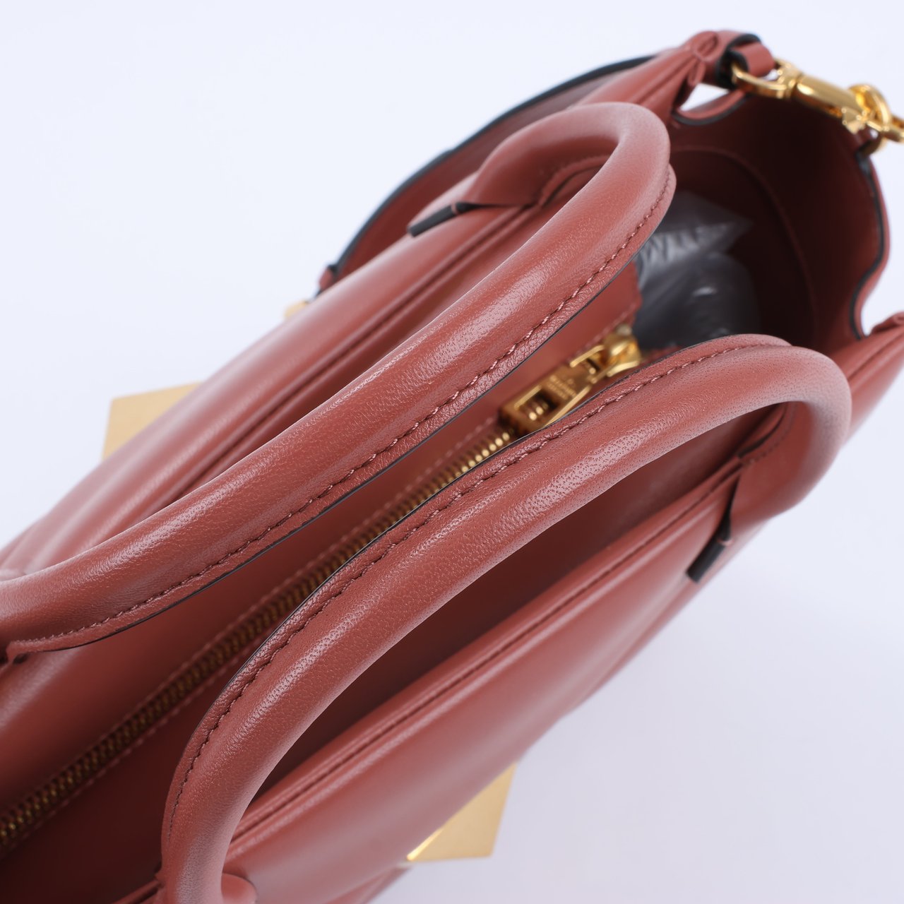 Valentino Garavani Valentino Garavani One Studs Leather 2Way Shoulder Bag in Chestnut (Marketplaces) Bruin