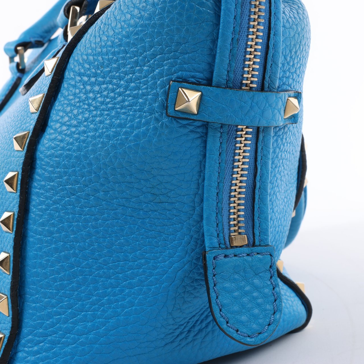 Valentino Garavani Valentino Garavani Rockstud Leather 2Way Handbag in Blue Blauw