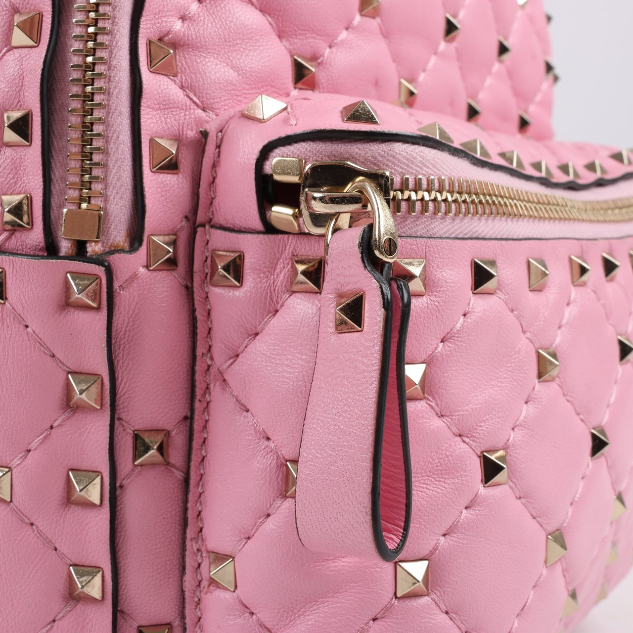 Valentino Garavani Valentino Garavani Rockstud Spike Leather 2Way Backpack in Pink (Marketplaces) Roze