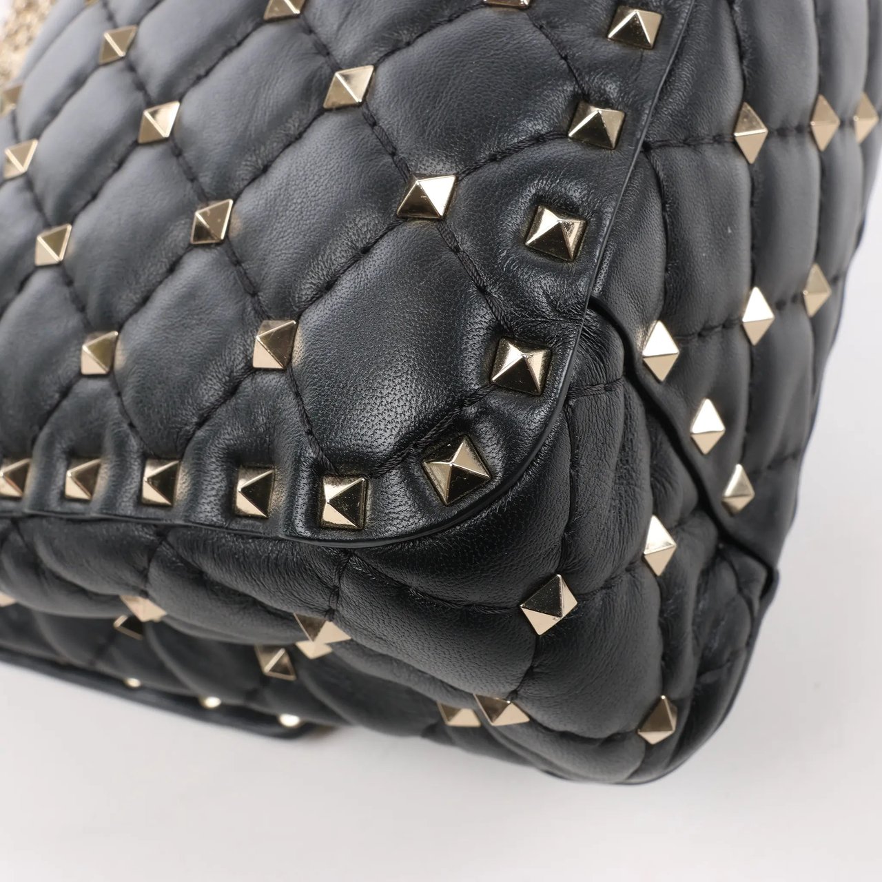 Valentino Garavani Valentino Garavani VLTN Rockstud Spike Chain Leather 2Way Shoulder Bag in Black Divers