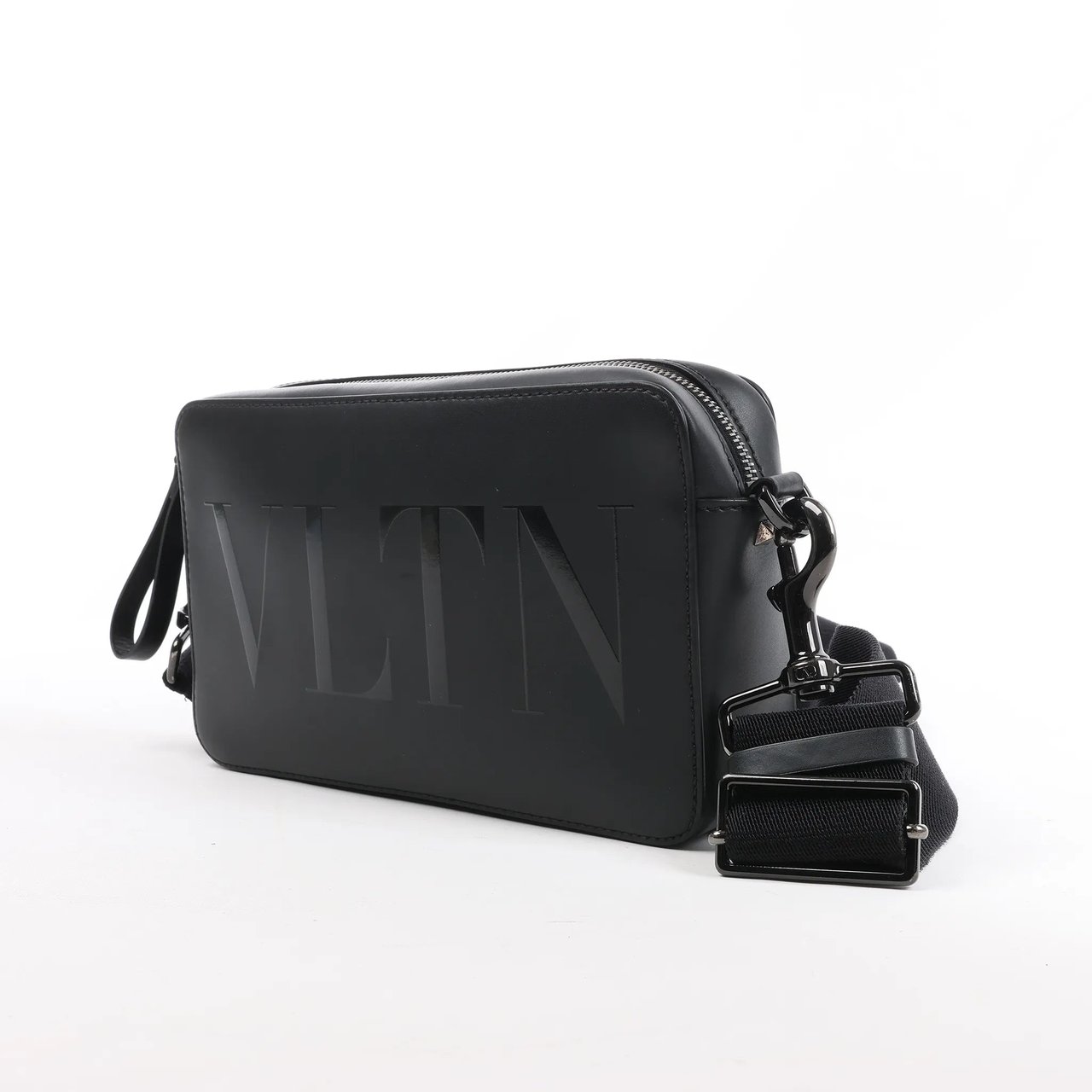 Valentino Garavani Valentino Garavani VLTN Leather Shoulder Bag in Black Zwart