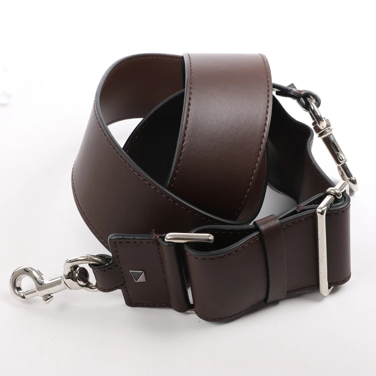 Valentino Garavani Valentino Garavani VLTN Leather Shoulder Bag in Brown Bruin