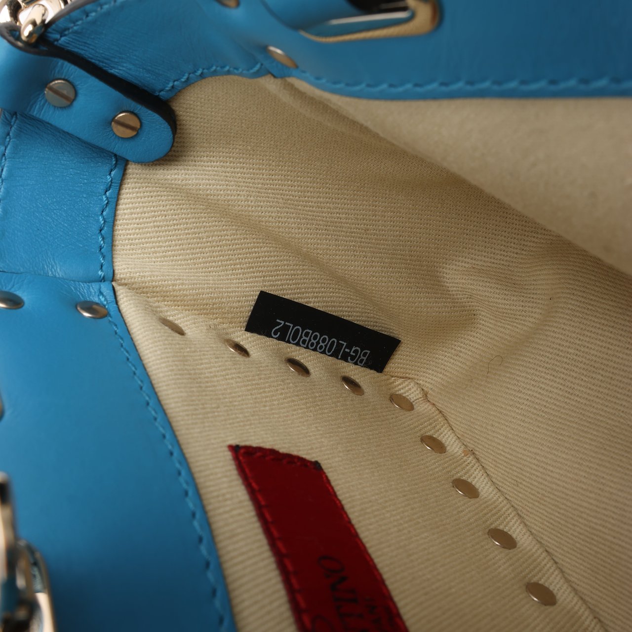 Valentino Garavani Valentino Garavani Rockstud Mini Leather 2Way Handbag in Blue Blauw