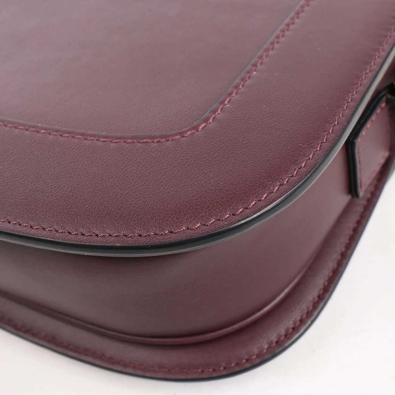 Valentino Garavani Valentino Garavani Supervee Leather Shoulder Strap in Burgundy Maroon