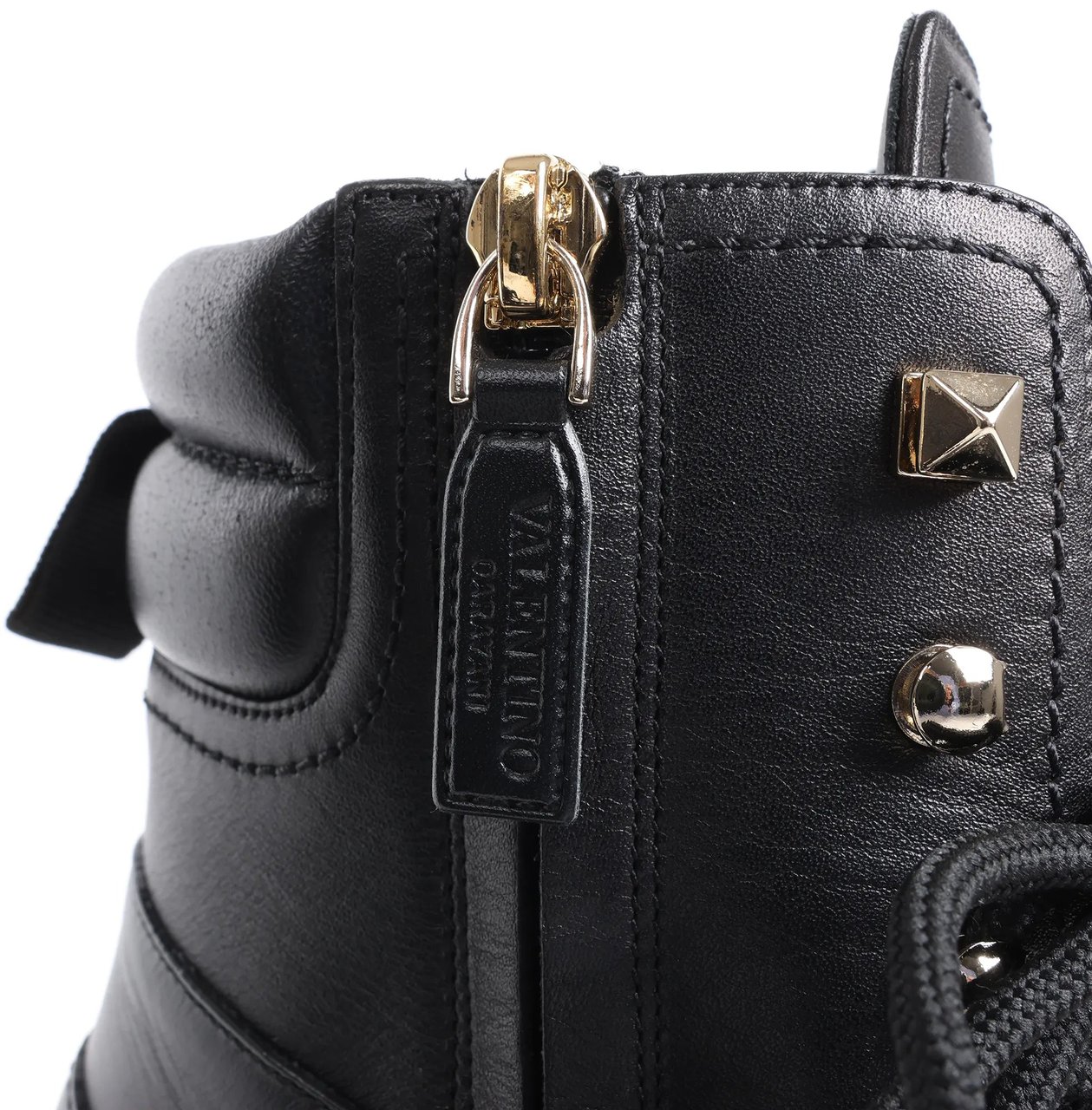 Valentino Garavani Valentino Garavani Rockstuds Leather Ankle Boots in Black, Size 37 EU Zwart