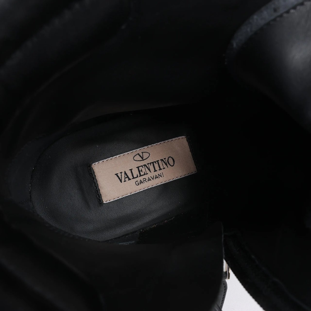 Valentino Garavani Valentino Garavani Rockstuds Leather Ankle Boots in Black, Size 37 EU Zwart