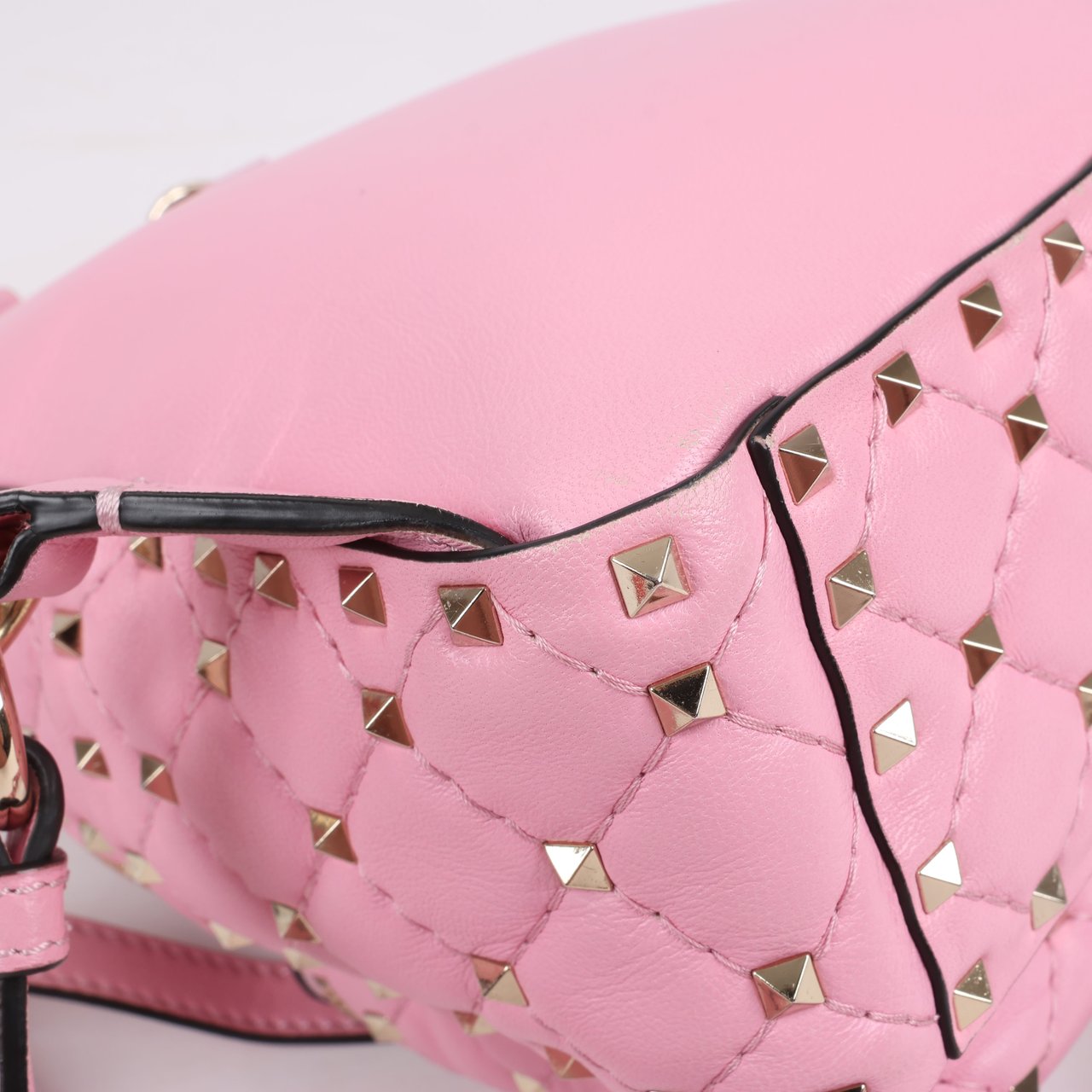 Valentino Garavani Valentino Garavani Rockstud Spike Leather 2Way Backpack in Pink Roze