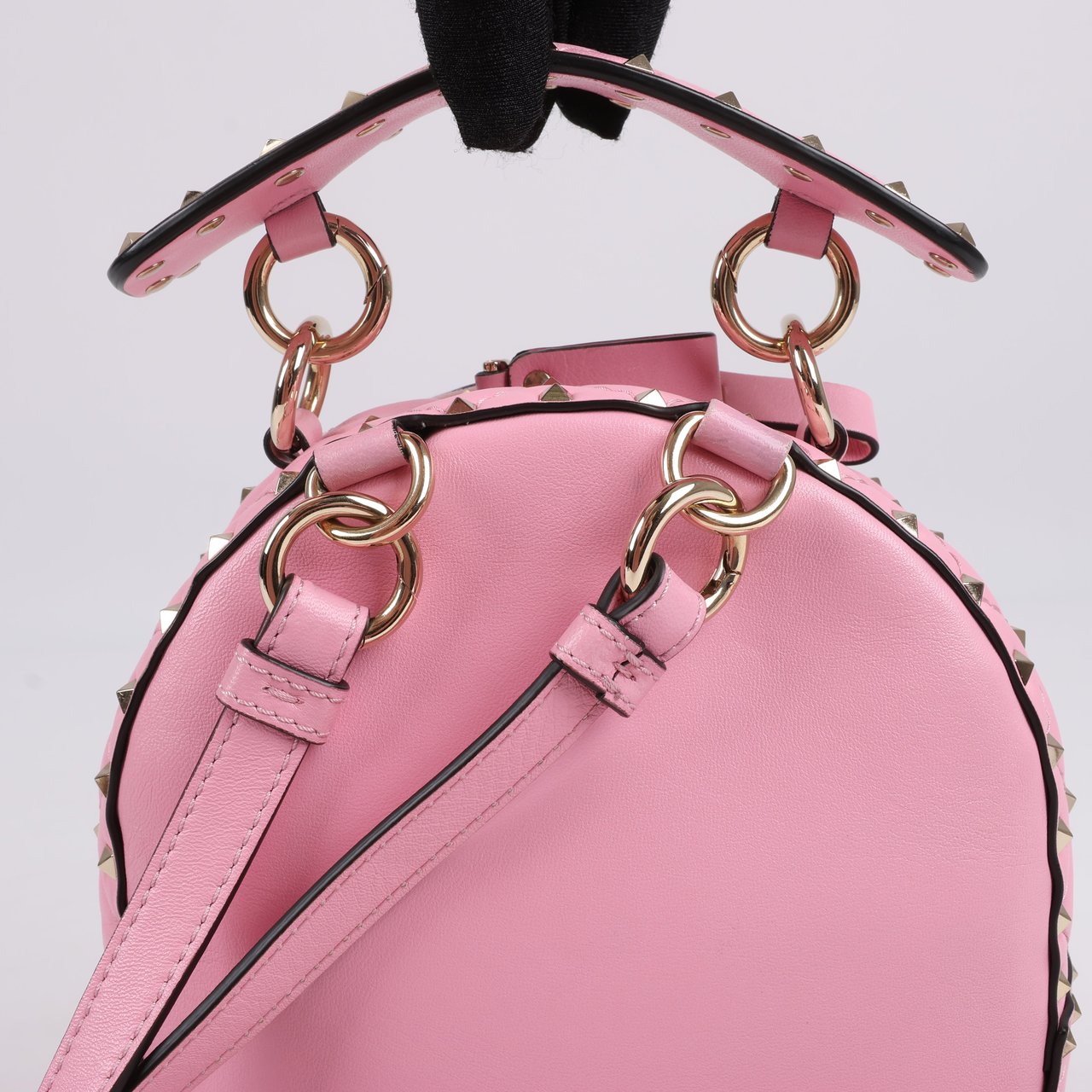 Valentino Garavani Valentino Garavani Rockstud Spike Leather 2Way Backpack in Pink Roze
