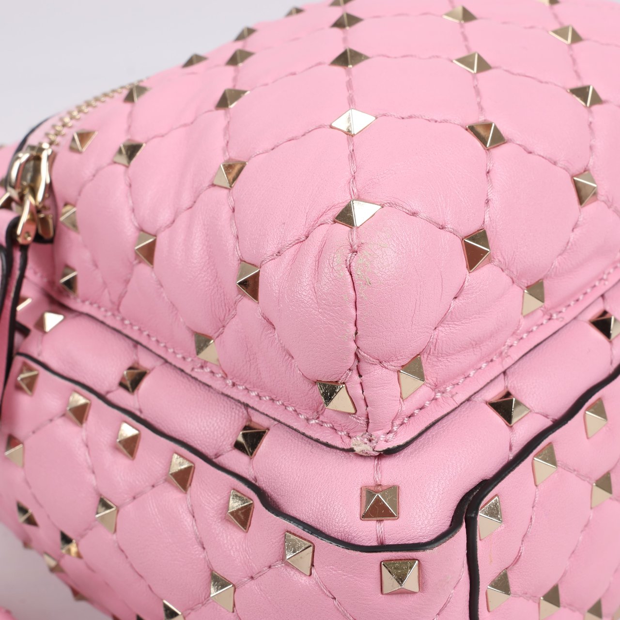 Valentino Garavani Valentino Garavani Rockstud Spike Leather 2Way Backpack in Pink Roze