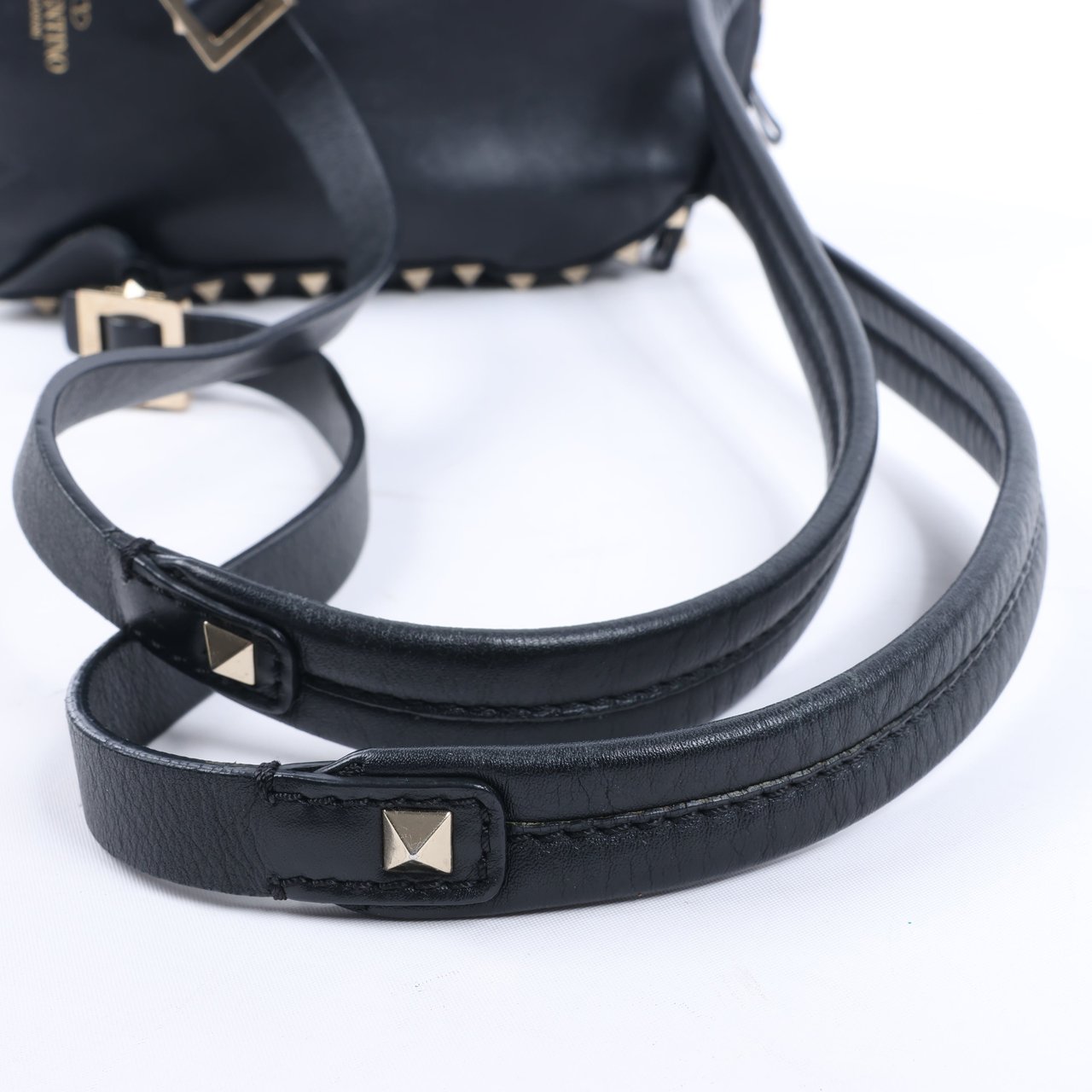 Valentino Garavani Valentino Garavani Rockstud Leather Backpack in Black Zwart
