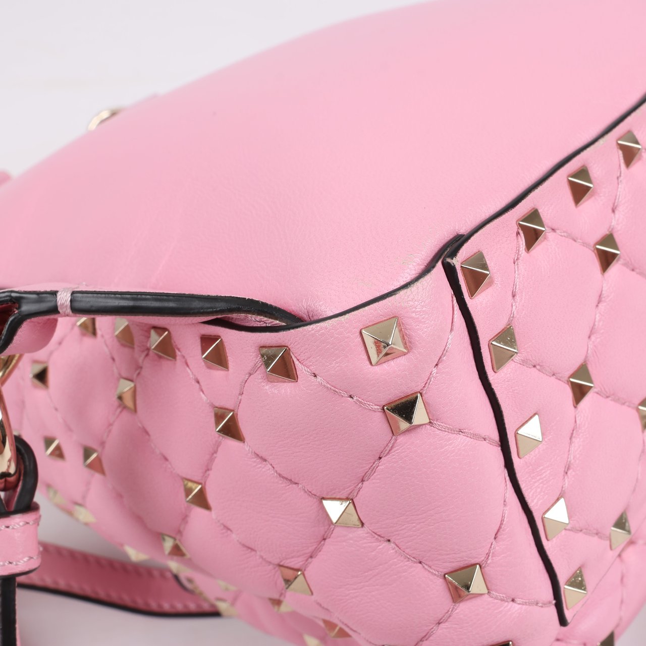 Valentino Garavani Valentino Garavani Rockstud Spike Leather 2Way Backpack in Pink Roze