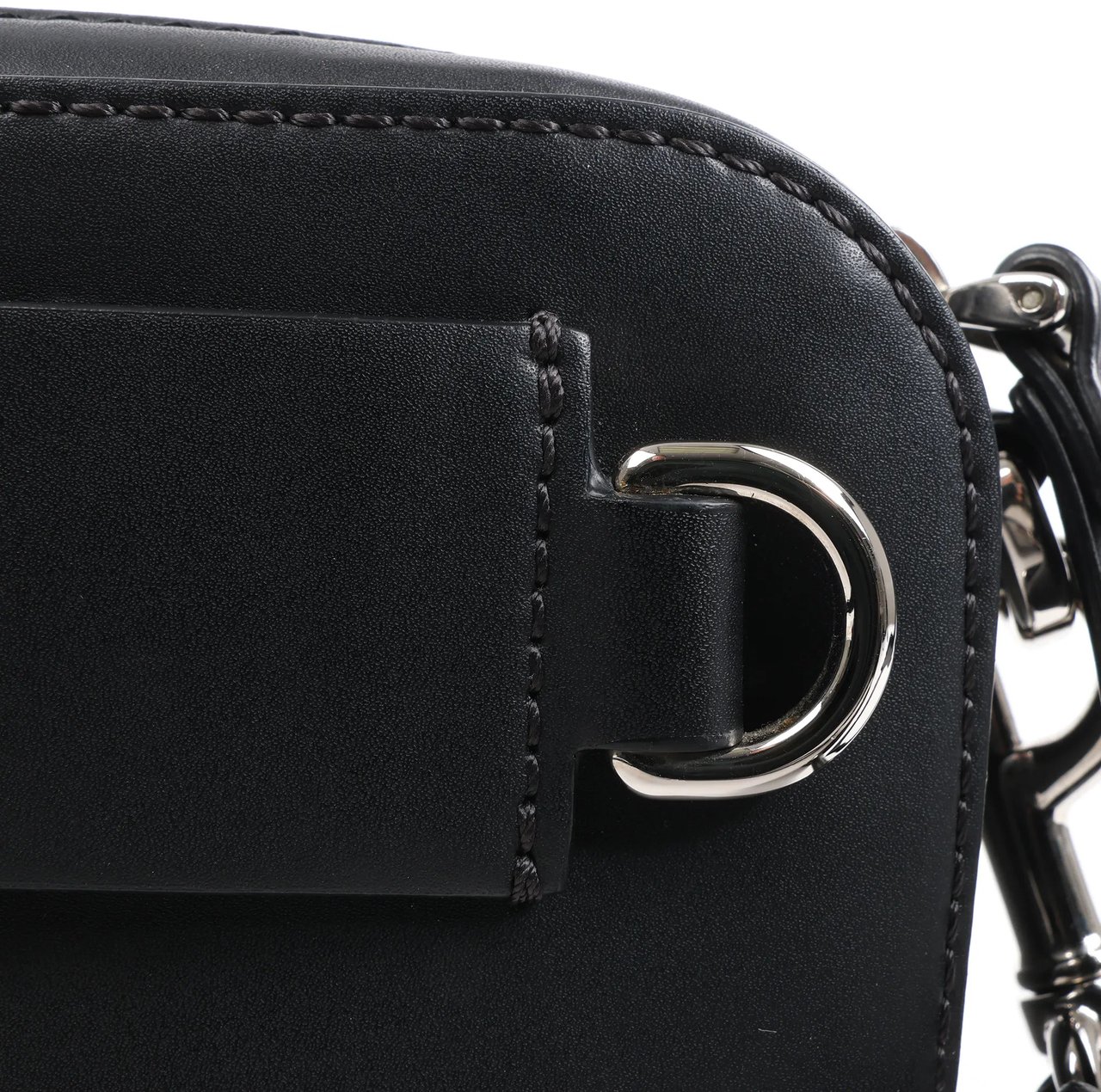 Valentino Garavani Valentino Garavani VLTN Leather Shoulder Bag in Black Zwart