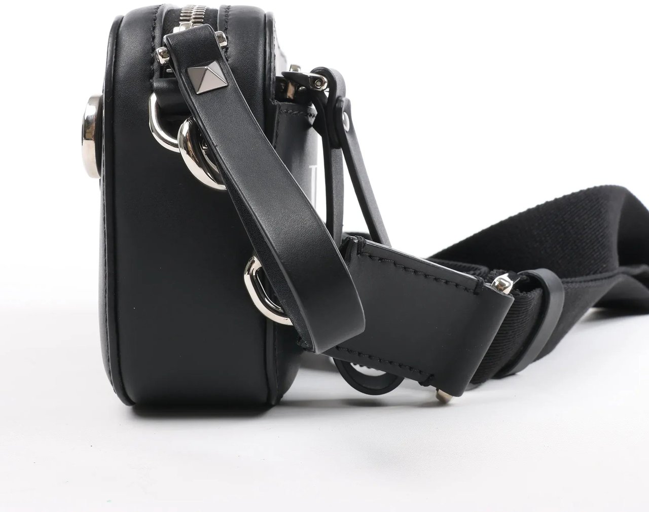 Valentino Garavani Valentino Garavani VLTN Leather Shoulder Bag in Black Zwart