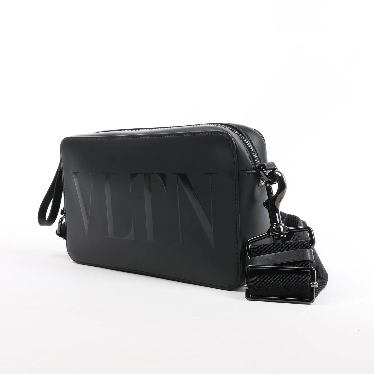 Valentino Garavani Valentino Garavani VLTN Leather Shoulder Bag in Black Zwart