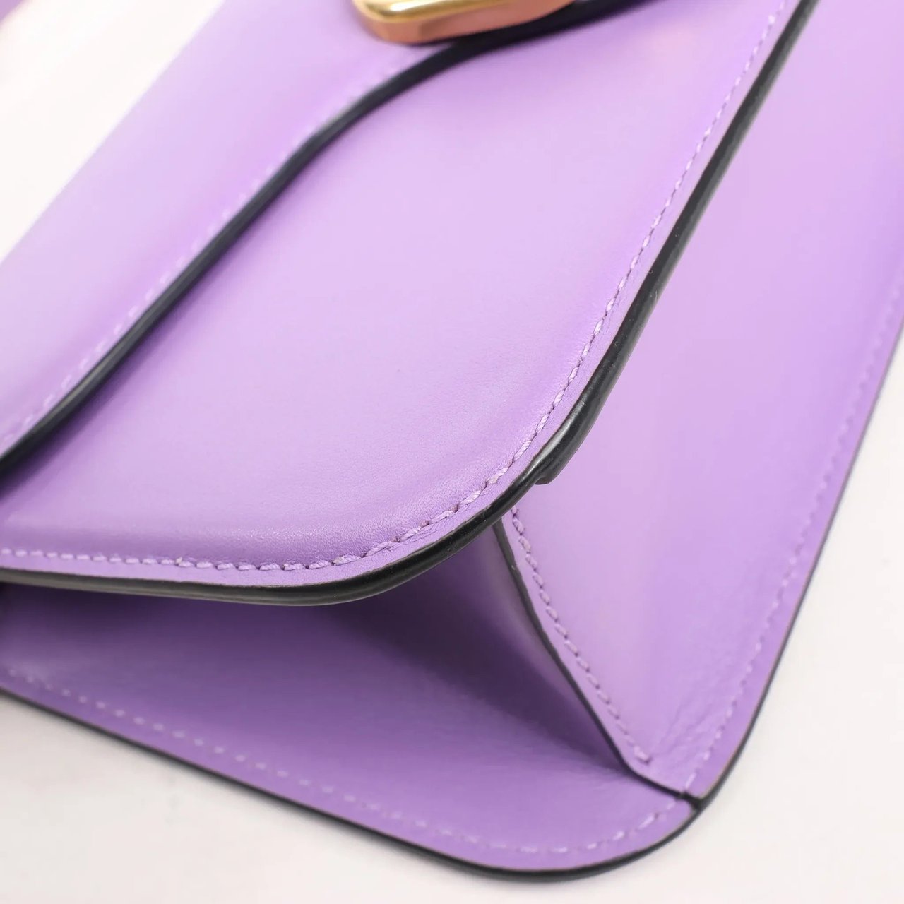 Valentino Garavani Valentino Garavani VLogo Loco 2Way Chain Handbag in Purple Paars