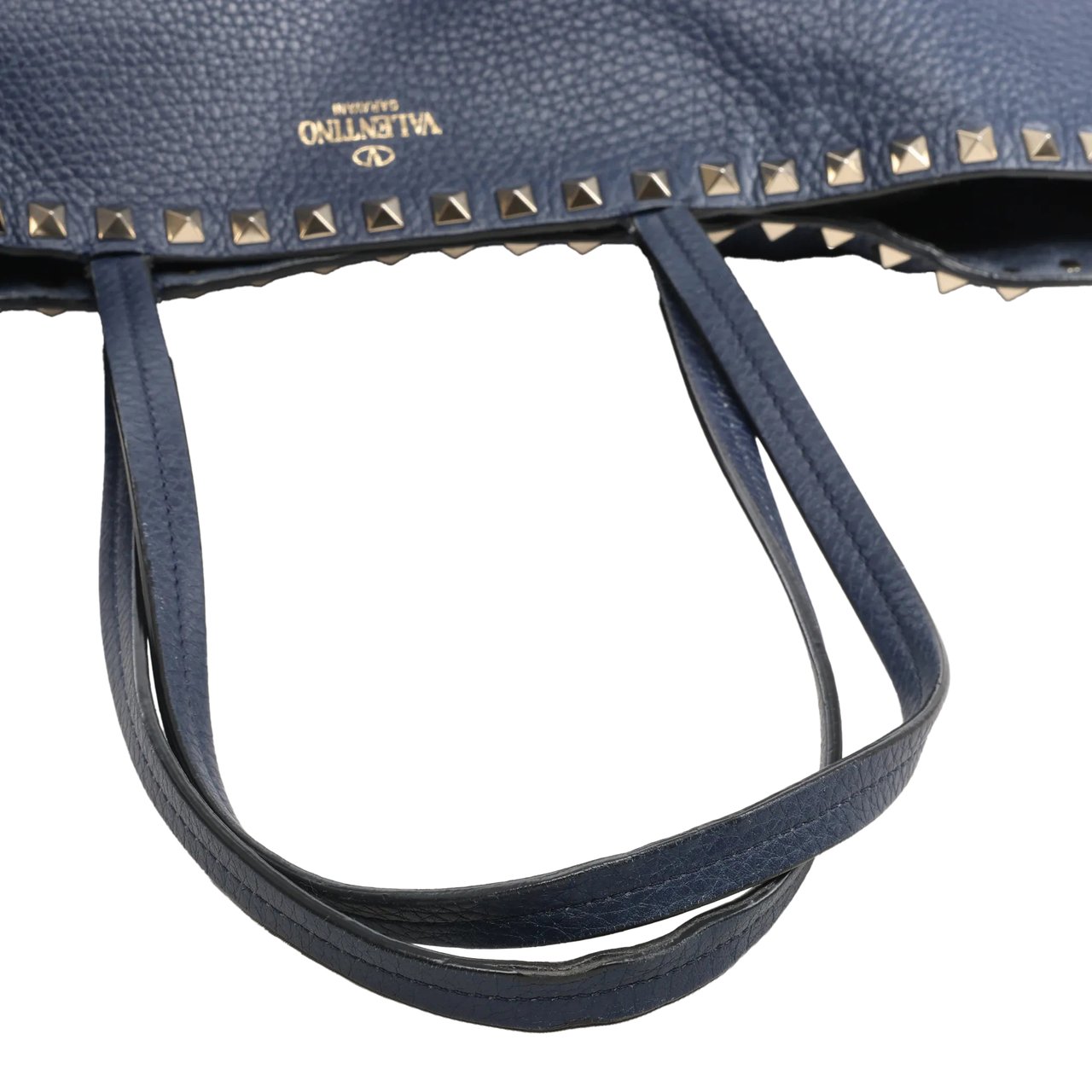 Valentino Garavani Valentino Garavani Rockstud Leather Shoulder Bag in Navy Blue Blauw