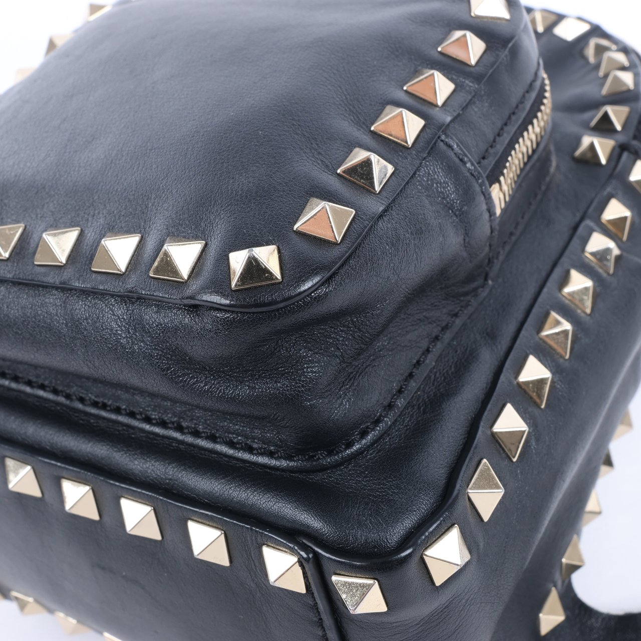 Valentino Garavani Valentino Garavani Rockstud Leather Backpack in Black Zwart
