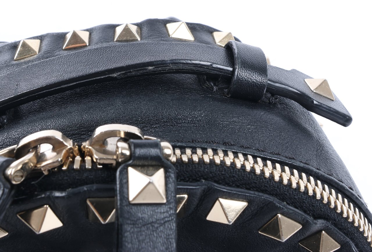 Valentino Garavani Valentino Garavani Rockstud Leather Backpack in Black Zwart