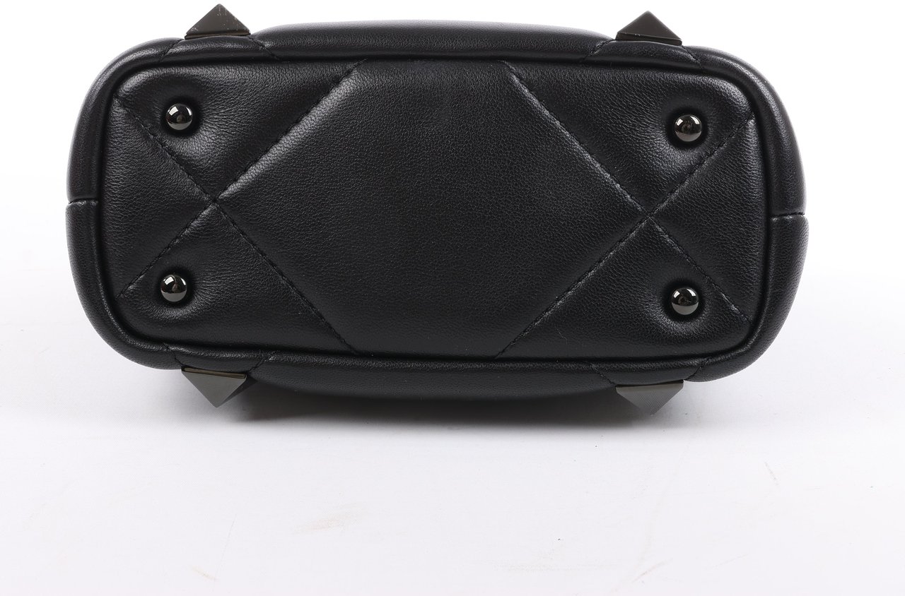 Valentino Garavani Valentino Garavani Roman Studs Leather 3-way Shoulder Bag in Black Zwart