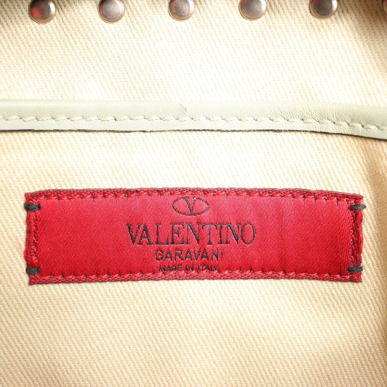 Valentino Garavani Valentino Garavani Rockstuds Leather Crossbody bag in Green Divers