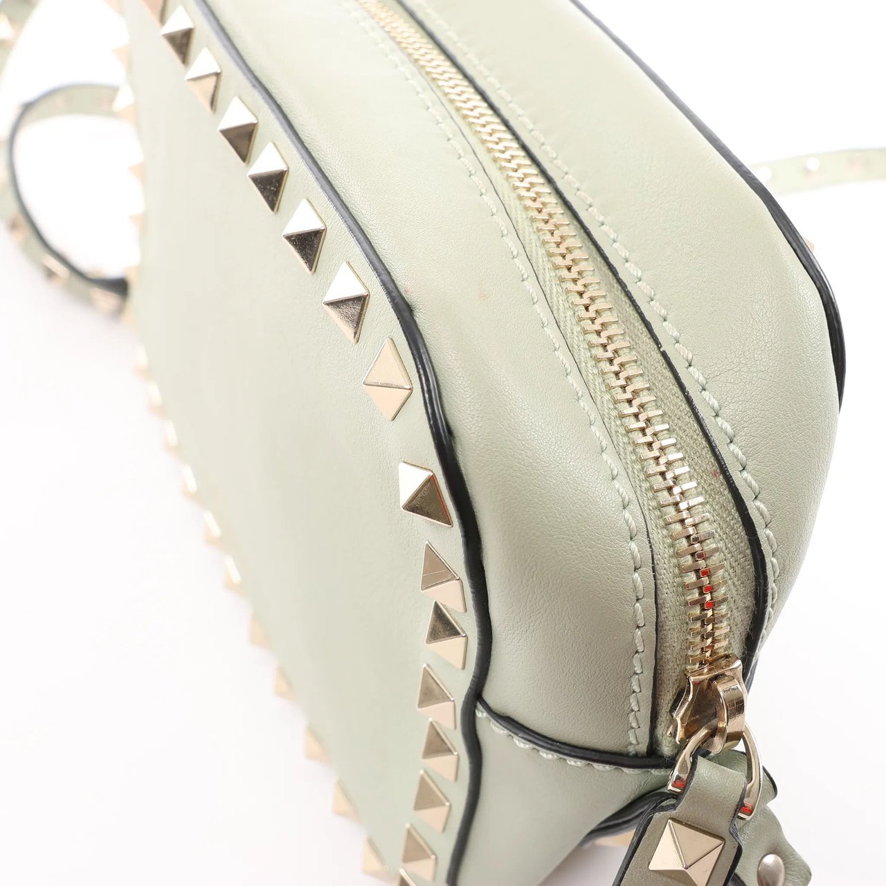 Valentino Garavani Valentino Garavani Rockstuds Leather Crossbody bag in Green Divers