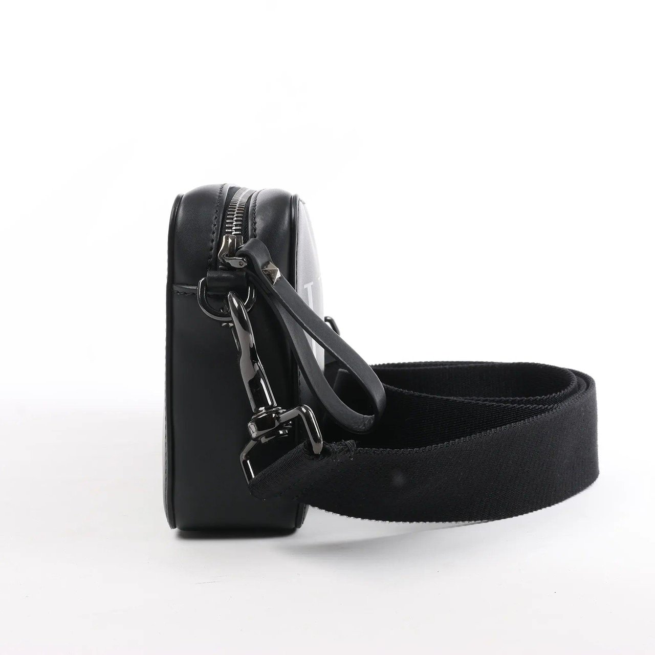 Valentino Garavani Valentino Garavani VLTN Leather Shoulder Bag in Black Zwart