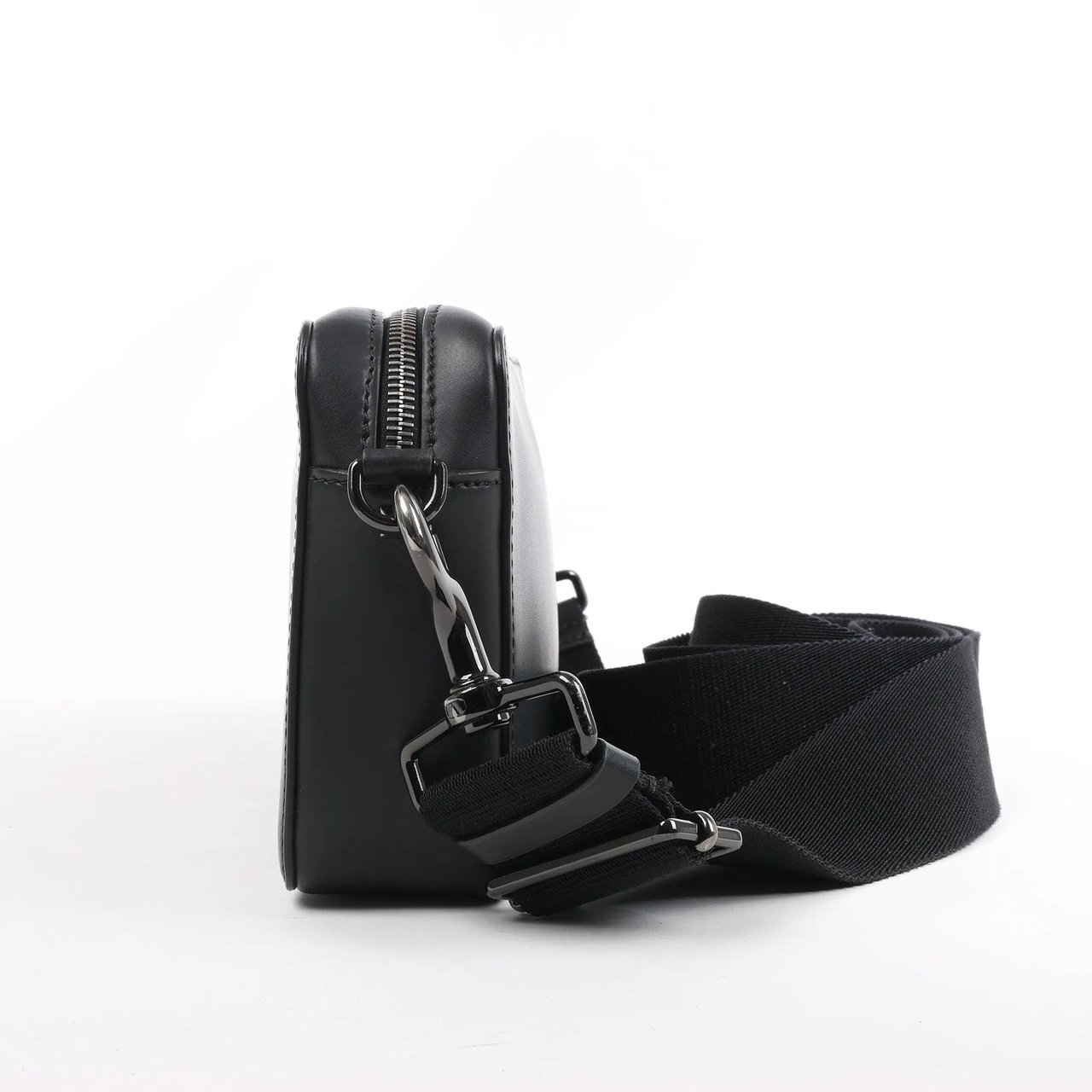 Valentino Garavani Valentino Garavani VLTN Leather Shoulder Bag in Black Zwart