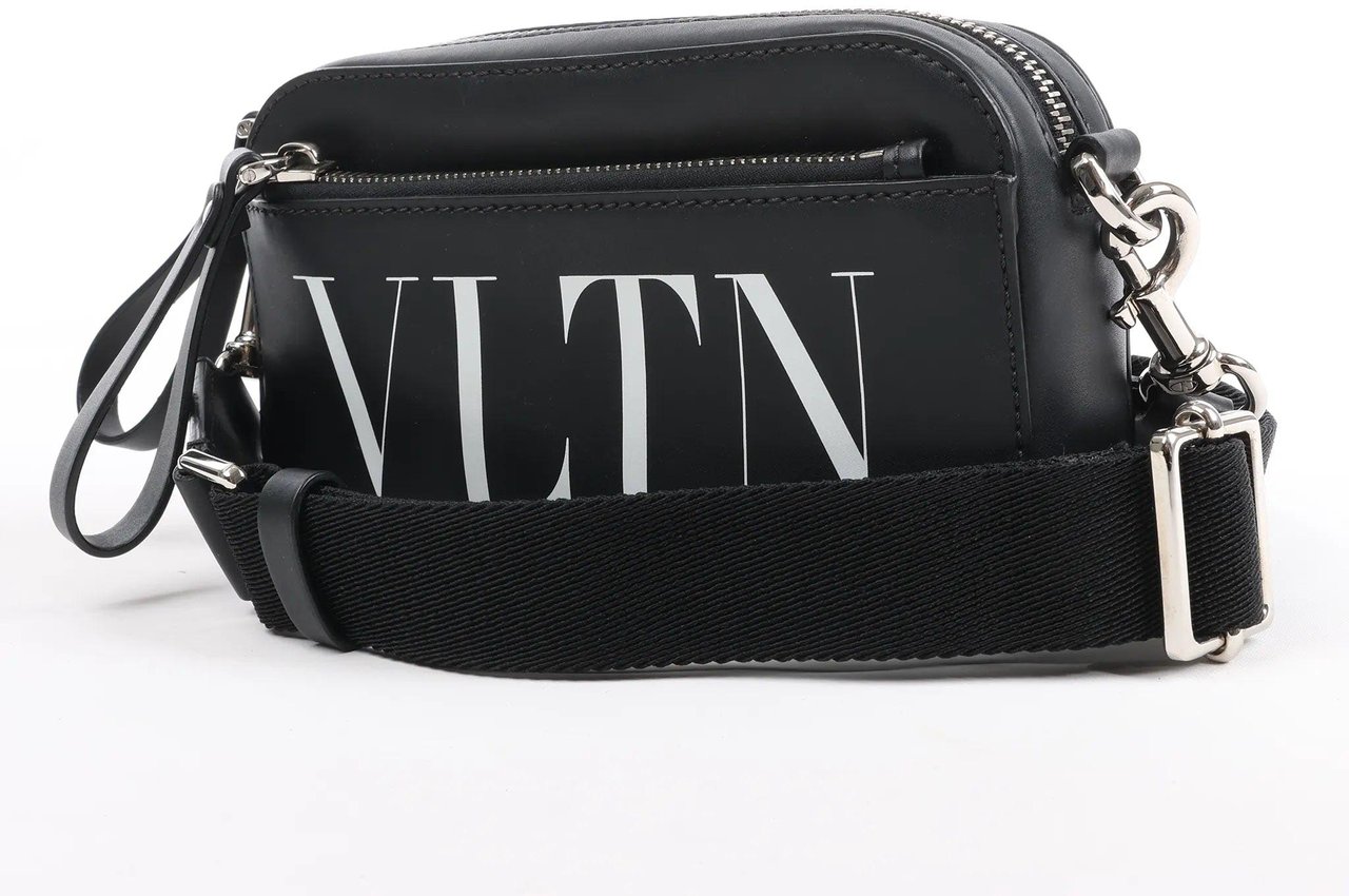Valentino Garavani Valentino Garavani VLTN Leather Shoulder Bag in Black Zwart