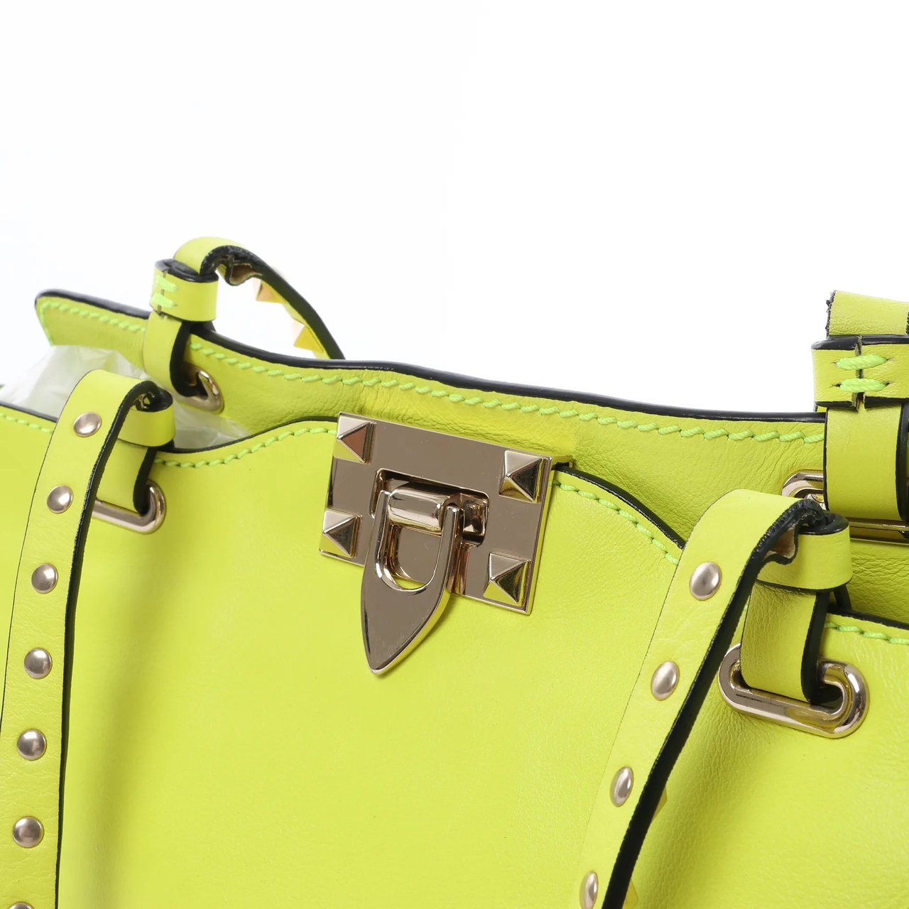 Valentino Garavani Rockstud Leather 2Way Handbag in Yellow Geel