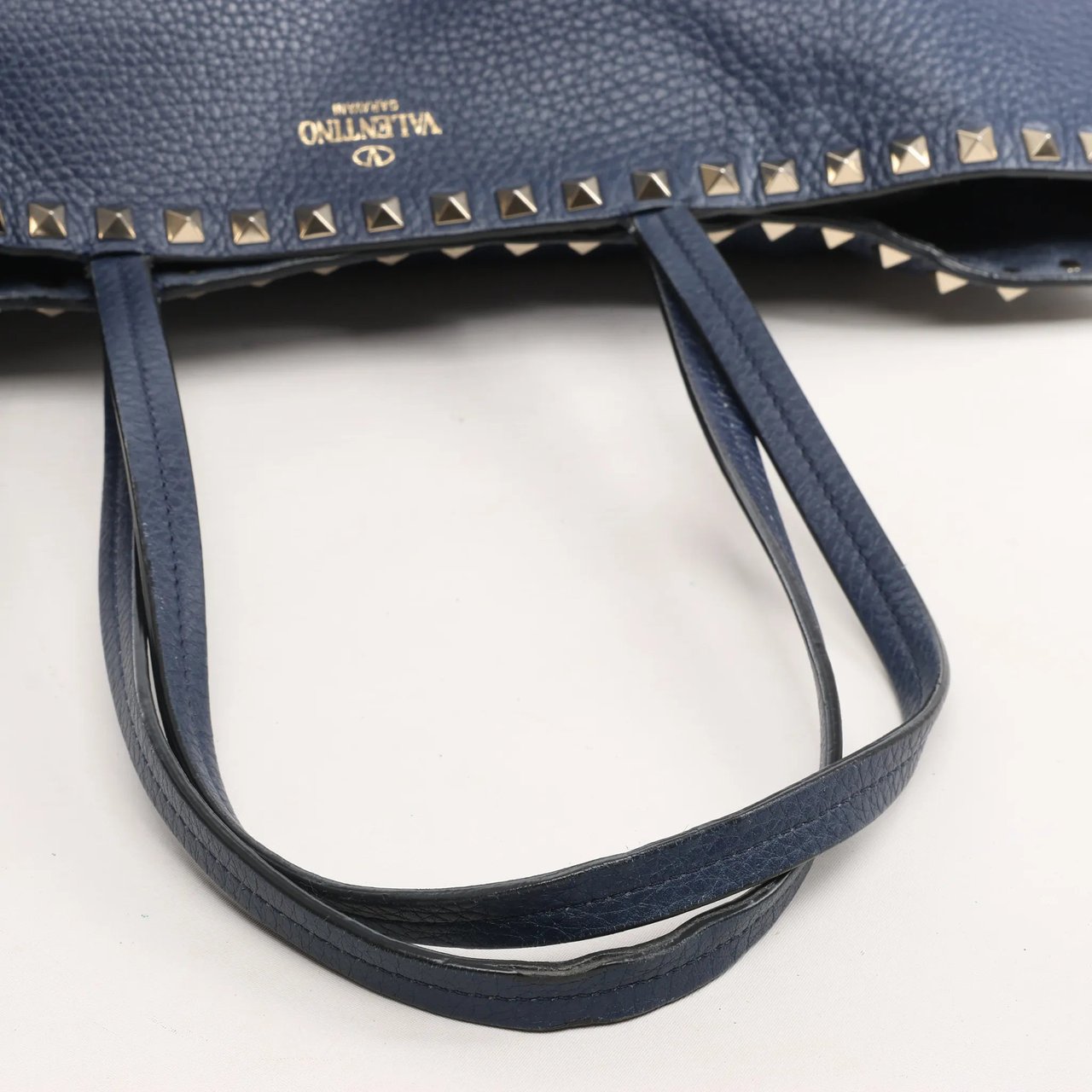 Valentino Garavani Rockstud Leather Shoulder Bag in Navy Blue Navy