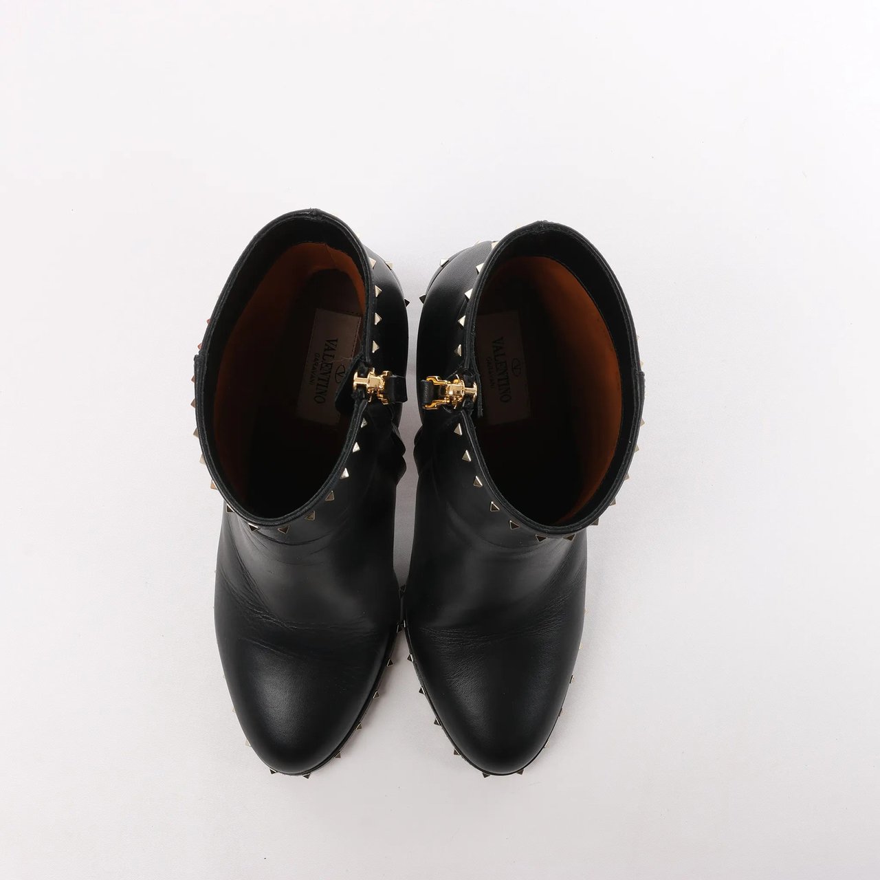 Valentino Garavani Valentino Garavani Rockstuds Leather Ankle Boots in Black, Size 37.5 EU Zwart