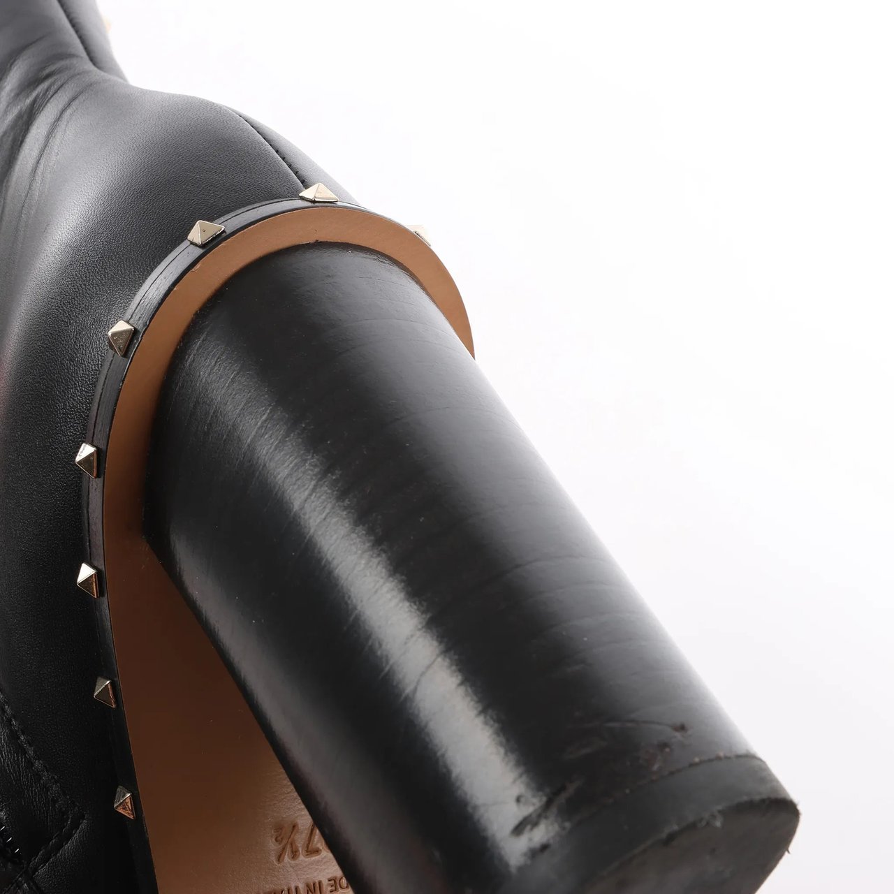 Valentino Garavani Valentino Garavani Rockstuds Leather Ankle Boots in Black, Size 37.5 EU Zwart