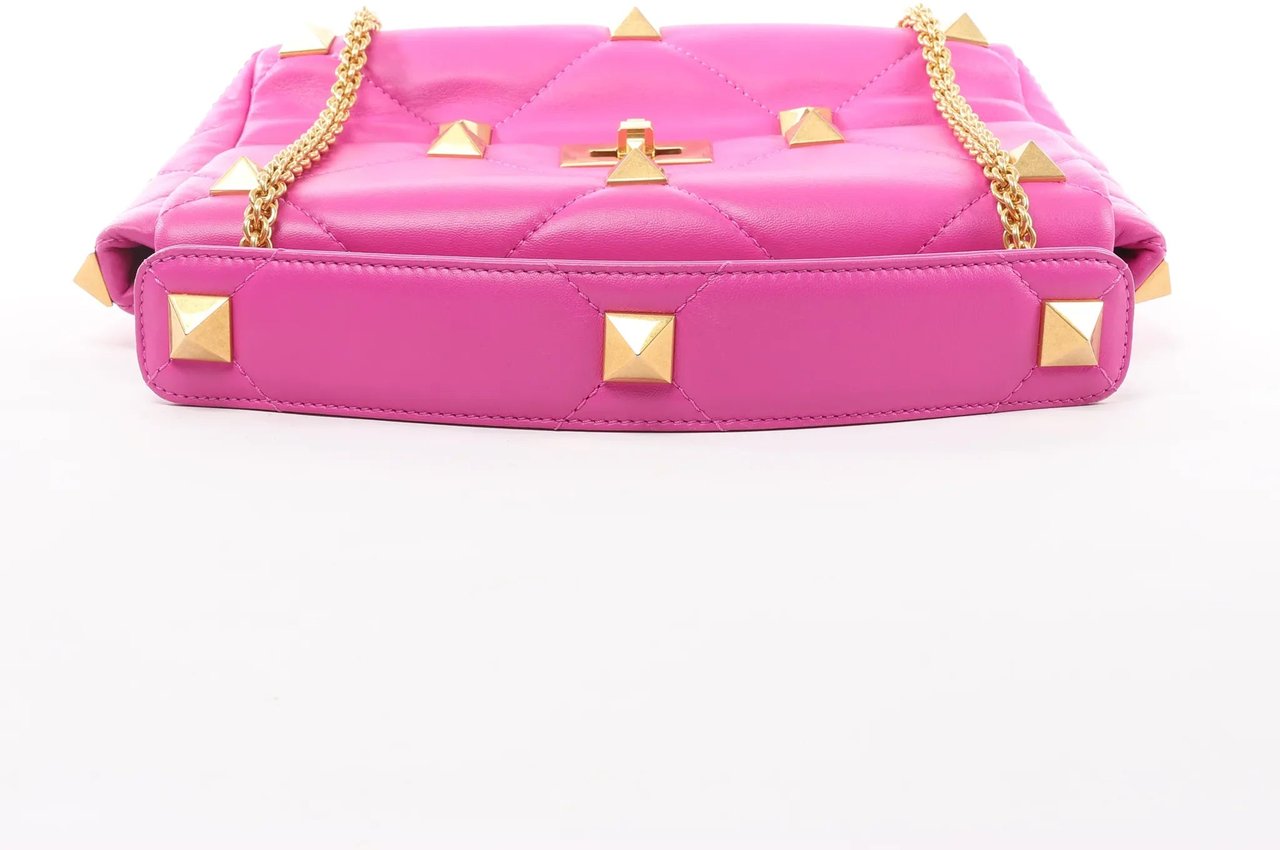 Valentino Garavani Roman Studs Leather 2-way Crossbody Bag in Pink Roze