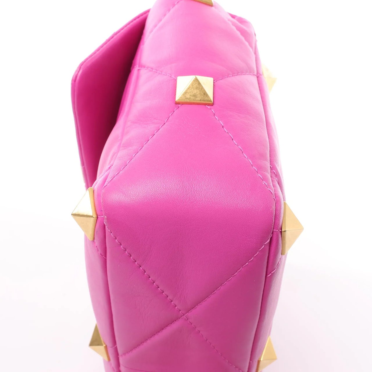 Valentino Garavani Roman Studs Leather 2-way Crossbody Bag in Pink Roze